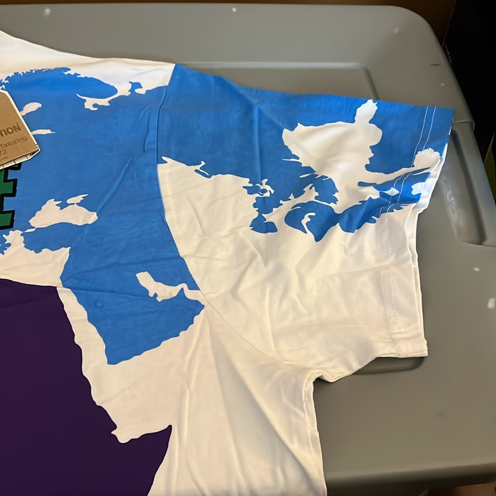 Colorful Worldwide Graphic T-Shirt size 6X made by EVOLUTION brand - Picture 3 of 6